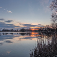 Закат на озері Святе