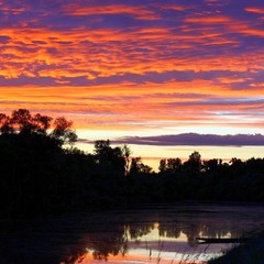 Закат на озере.