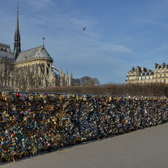 Міст закоханих в Парижі