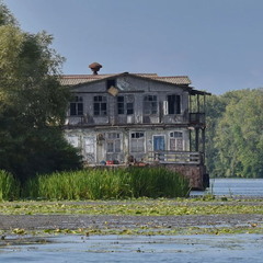 Будинок на воді