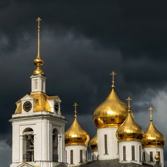 Купола Успенского собора.