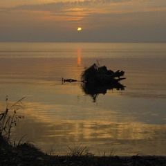 Захід сонця на Канівському водосховищі.Осінь