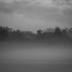 Маєток Ліщинських занурився у тумани Темного озера