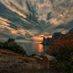 Дякую, Боже за день, що минає, за сонце, що знову за обрій сідає...