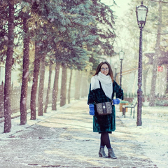 Женский зимний портрет в парке