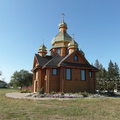 Сільська церква.