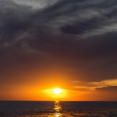 Захід сонця на Середземному морі.