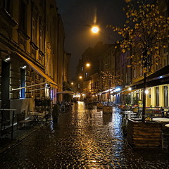Сяйво вечірньої вулиці