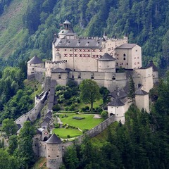 Замок Хоэнверфен.Австрия