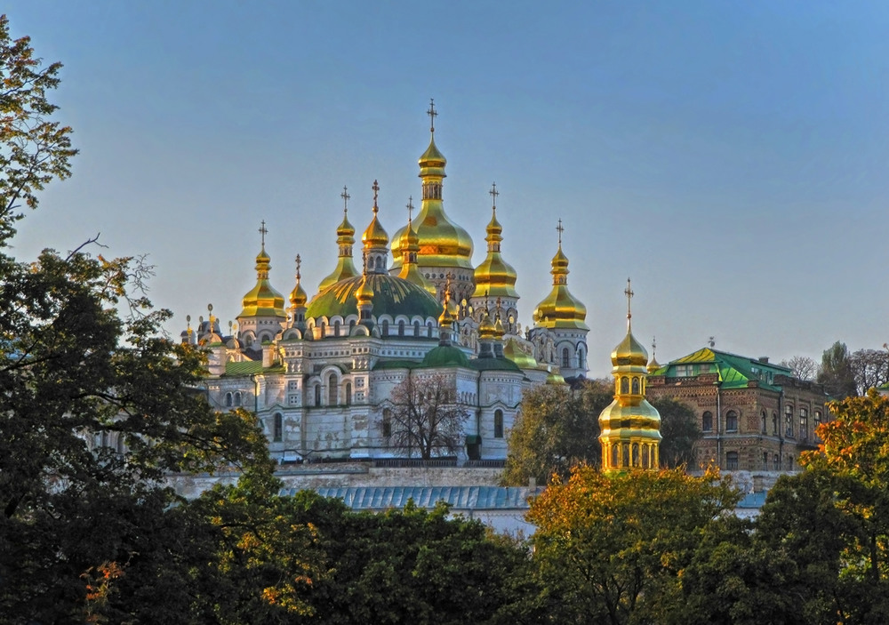 В каком городе лавра