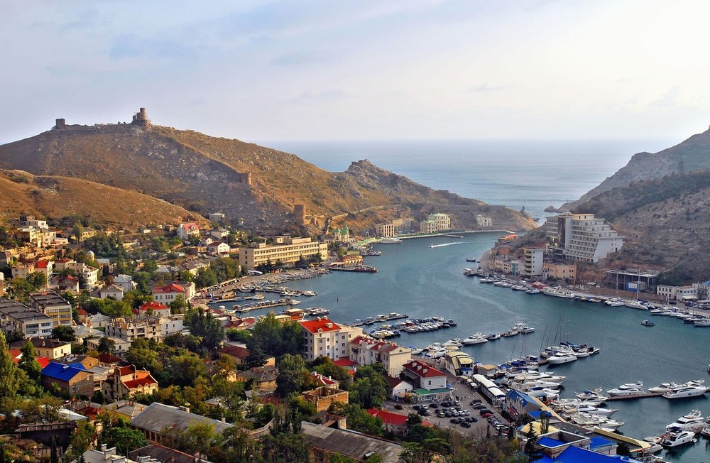 ул балаклавская севастополь. балаклава набережная 2023. улочки ялты алупки. балаклава крым улицы. набережная балаклавы севастополь.