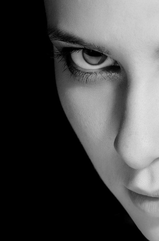 Глаз человека. Глаза известных людей. Взгляд в пустую. Глаза мужские. Мужские глаза крупным планом.