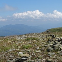 Сині гори і хмари