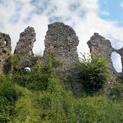 руины Хустского замка