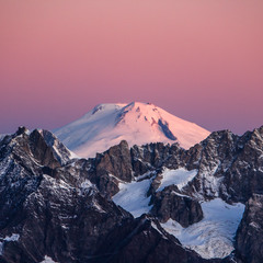 Вид на Эльбрус со склона Тетнульда