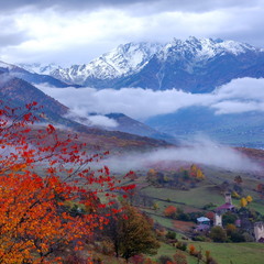 В горах осень красна