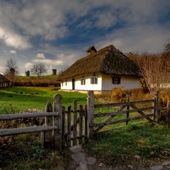 Хата на краю села