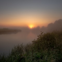 Сонце схоить