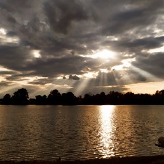 Погляд із-за хмар