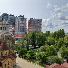 Початок літа в місті.