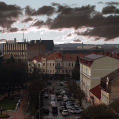 Париж - не Ужгород. Уж-город - не Париж...
