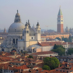 Встречая утро на крышах Венеции...