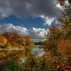 Осінній день на річці