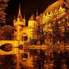 Замок Вайдахуняд вночі