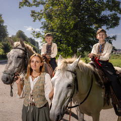 Кінна прогулянка, сімейний портрет Люби Станішевської