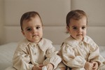 Портрет дітей на ліжку | Домашня фотосесія