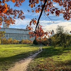 Стежка крізь осінній Бухарест….