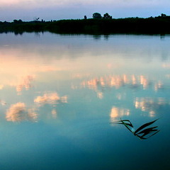 Закат у озера