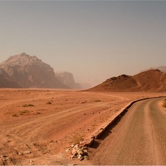 дорога в пустыне