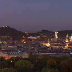 Панорама вечірнього Львова...