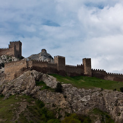 Вид на Генуэзскую крепость в Судаке